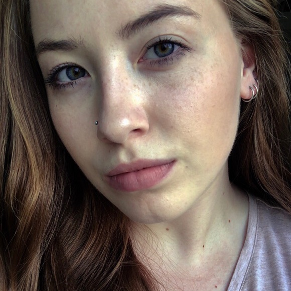 Meet your Posher, Erin - Picture 1 of 1